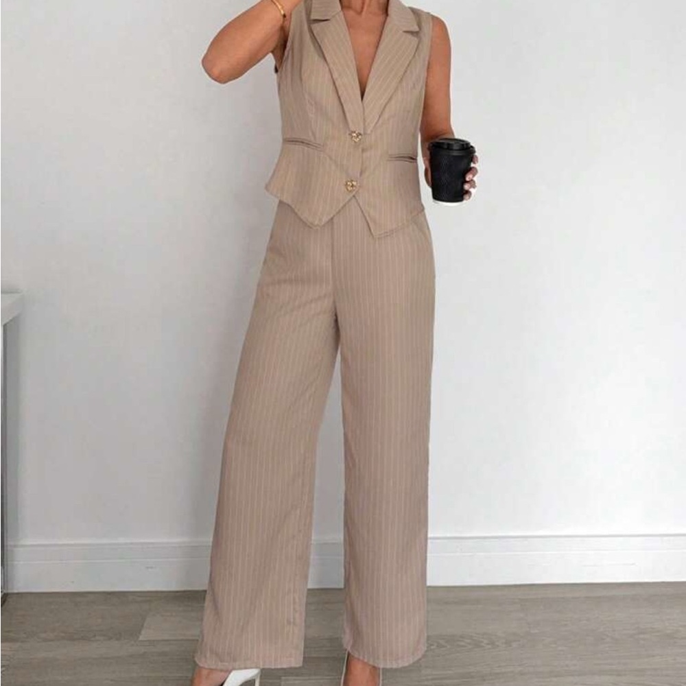 Chic Beige Sleeveless Jumpsuit
